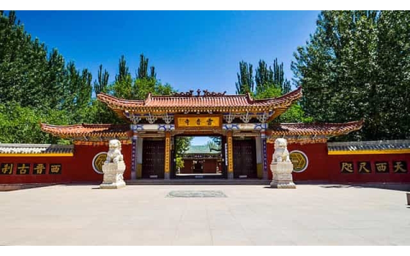 敦煌規(guī)模最大的佛教活動(dòng)場(chǎng)所--雷音寺